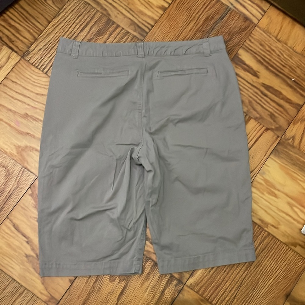 Women’s Bandolino Cropped Cropped Pants Khaki Size 14 - Picture 2 of 6